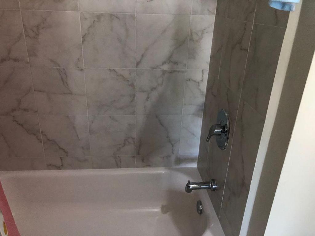 Lovely 2 Bedroom C̅ Netflix Across National Stadium Kingston Eksteriør billede